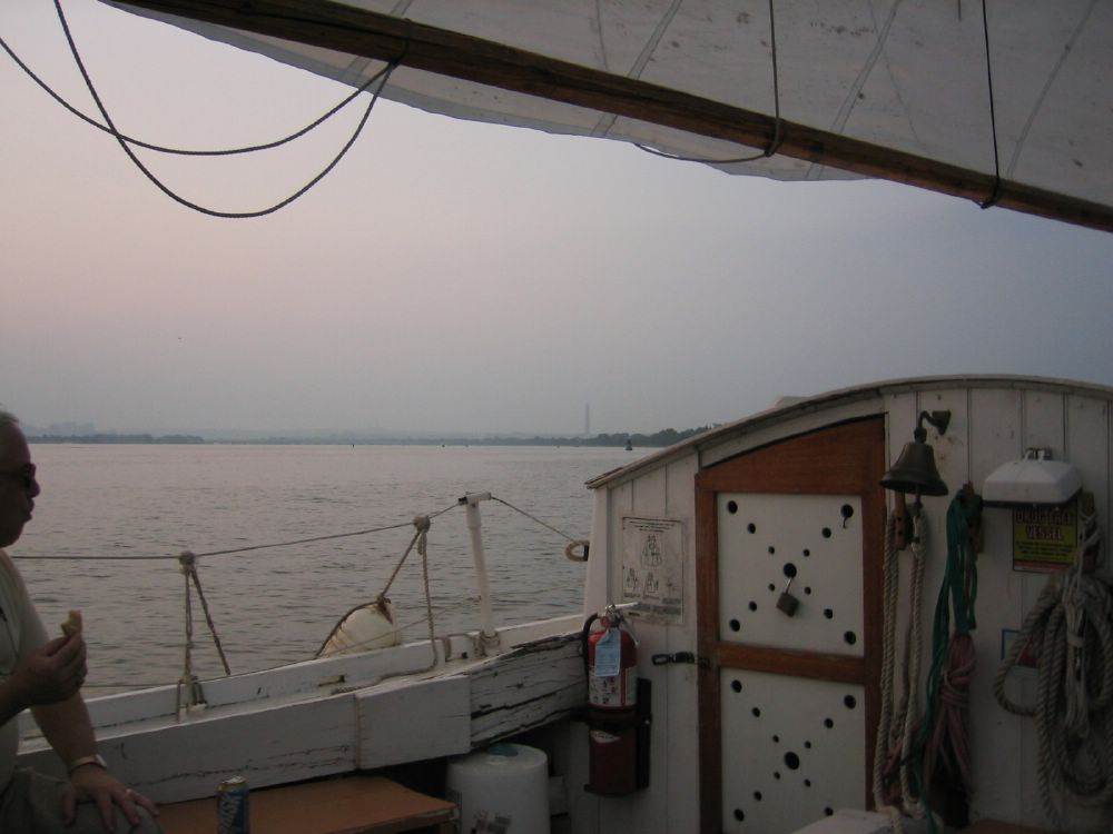 Washington Monument<br>thru the haze