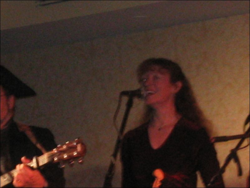 Chelle sings nice!