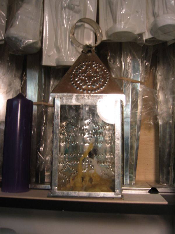 Never leave a burning candle unattended!