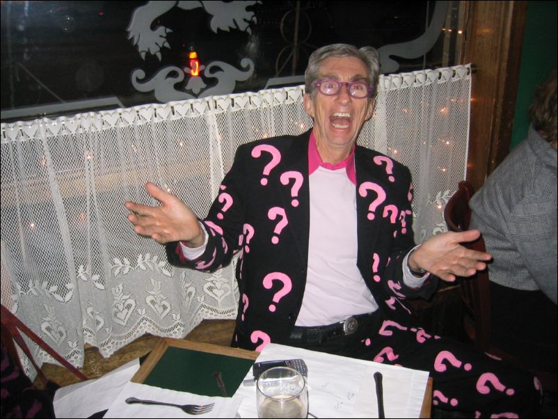 Hey it's that <a href=http://www.lesko.com/>Lesko</a> guy!