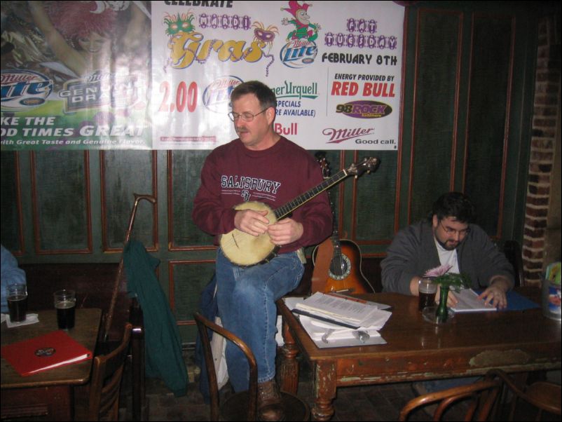 Old Moke pickin on a banjo!